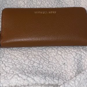 Michael Kors Jet Set Travel Wallet BNWT